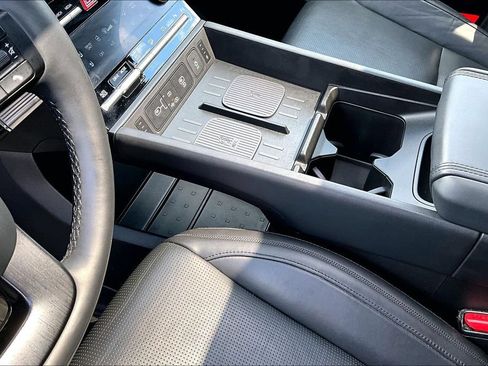 Used 2025 Hyundai Santa Fe Calligraphy AWD/4WD image 19