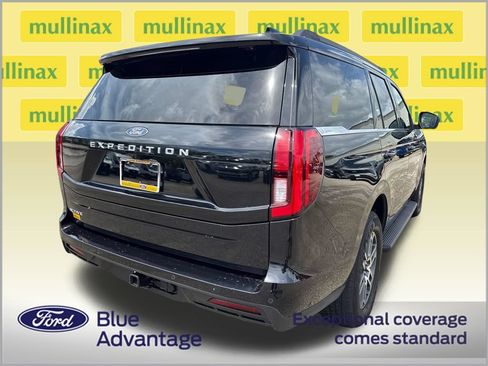 Used 2025 Ford Expedition Active RWD image 4