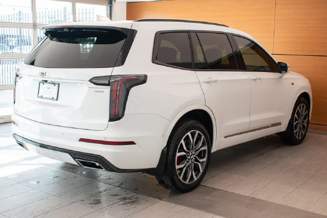 Used 2025 Cadillac XT6 Sport w/ Technology Package AWD/4WD image 6