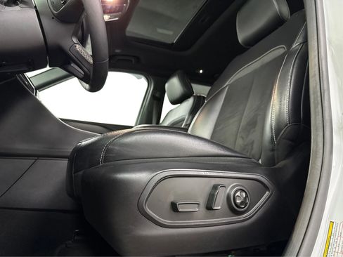 Used 2024 Jeep Grand Cherokee L Altitude image 20