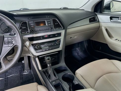 Used 2015 Hyundai Sonata SE image 15