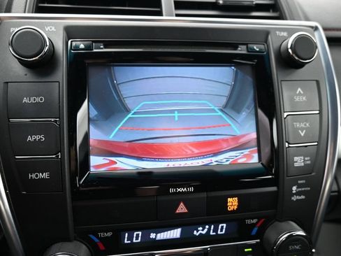 Used 2016 Toyota Camry XSE w/ Moonroof Package FWD image 20