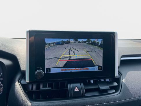 Certified 2023 Toyota RAV4 LE AWD/4WD image 28