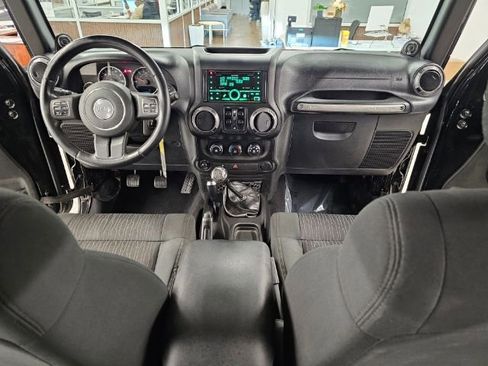 Used 2012 Jeep Wrangler Unlimited Sport image 9