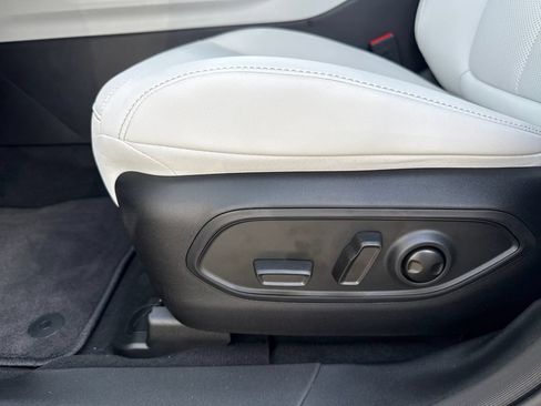 Used 2026 Jeep Cherokee Limited AWD/4WD image 17