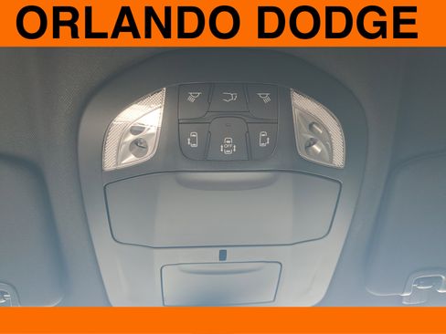 New 2026 Chrysler Pacifica Select image 28