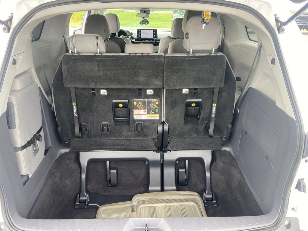 Used 2021 Toyota Sienna LE FWD image 25