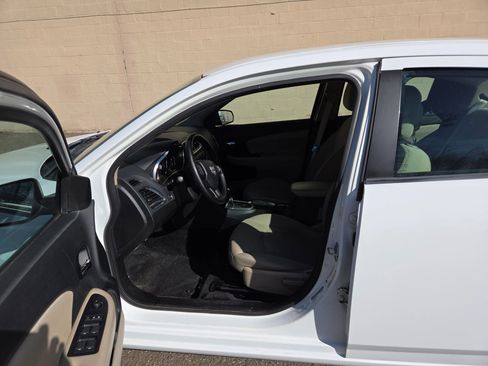 Used 2013 Dodge Avenger SE FWD image 8
