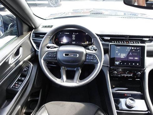Used 2024 Jeep Grand Cherokee Altitude AWD/4WD image 39