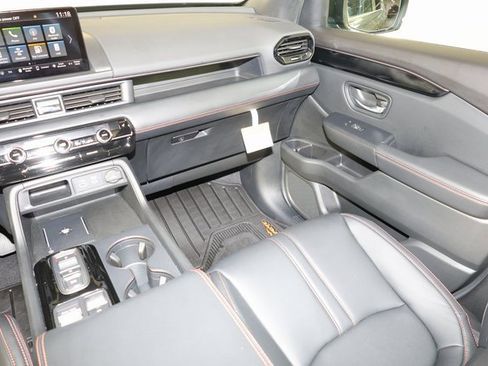 Used 2024 Honda Pilot TrailSport image 11