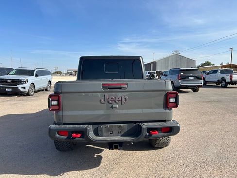 Used 2021 Jeep Gladiator Rubicon AWD/4WD image 3