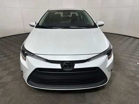 Used 2025 Toyota Corolla LE image 8
