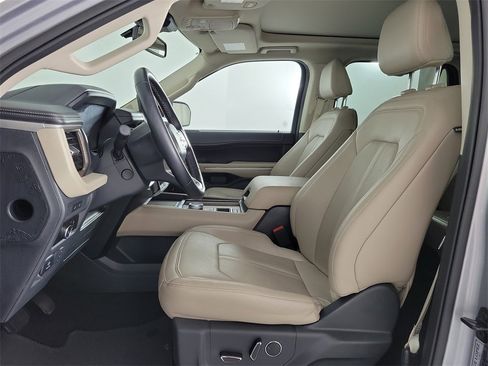 Used 2023 Ford Expedition Limited image 18