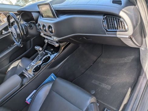 Used 2018 Kia Stinger Premium image 23