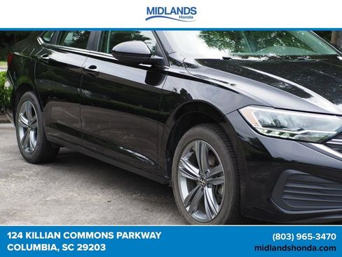 Used 2024 Volkswagen Jetta SE FWD image 10