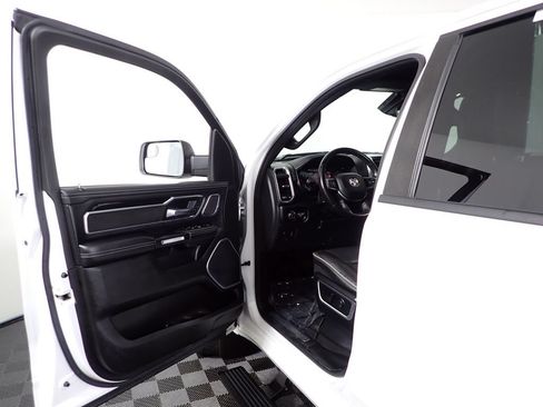 Used 2022 RAM 1500 Laramie AWD/4WD image 19