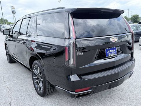 Used 2023 Cadillac Escalade ESV Sport Platinum AWD/4WD image 7