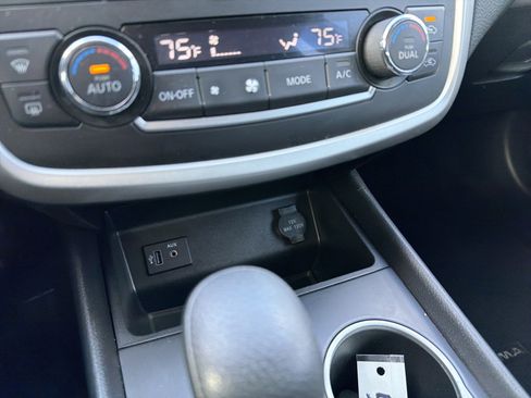 Used 2017 Nissan Altima 2.5 SV image 24