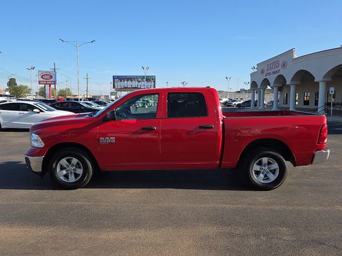 Used 2022 RAM 1500 Classic SLT image 2