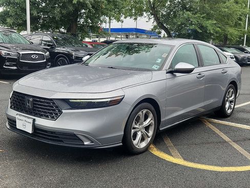 Used 2023 Honda Accord EX image 3