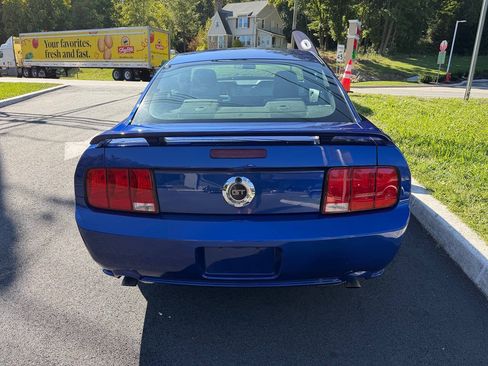 Used 2005 Ford Mustang GT RWD image 5