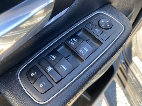 Used 2022 RAM 1500 Laramie AWD/4WD image 12