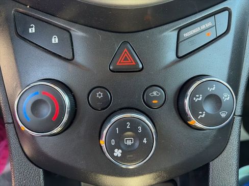 Used 2020 Chevrolet Sonic LT image 20