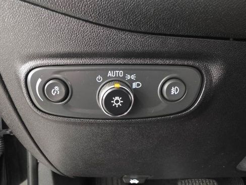 Used 2018 Chevrolet Equinox Premier FWD image 21