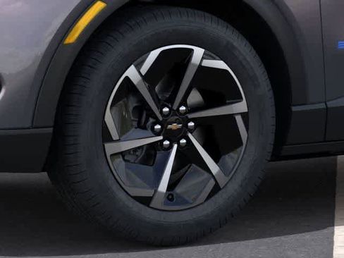 New 2026 Chevrolet Equinox EV LT image 9