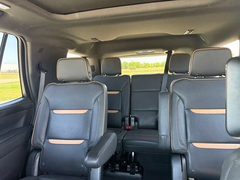 Used 2023 GMC Yukon AT4 w/ AT4 Premium Package AWD/4WD image 20