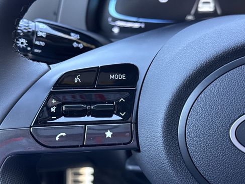 Certified 2025 Hyundai Elantra Sport image 20