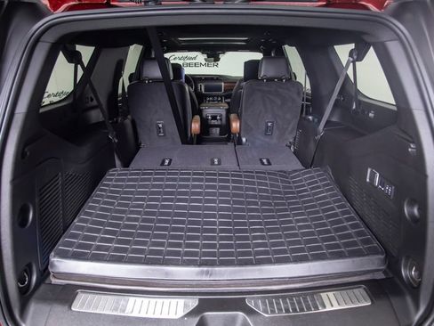 Used 2024 GMC Yukon XL Denali Ultimate w/ LPO, Floor Liner Package AWD/4WD image 9