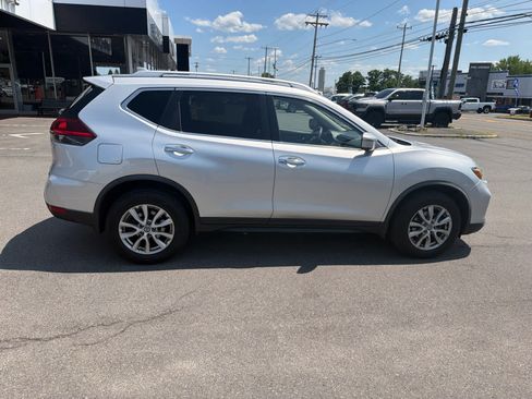 Used 2018 Nissan Rogue SV w/ Premium Package AWD/4WD image 6