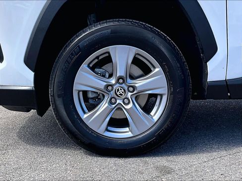 Used 2024 Toyota RAV4 XLE FWD image 7