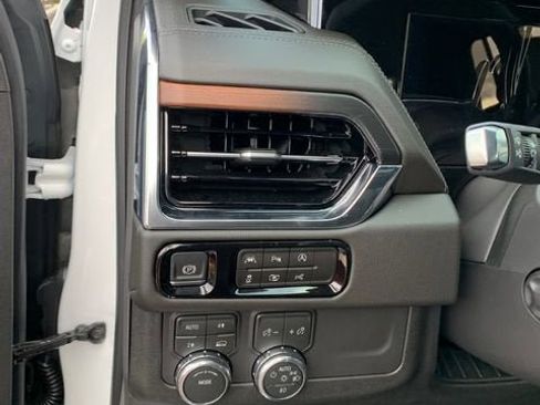 New 2026 GMC Yukon XL Denali AWD/4WD image 24