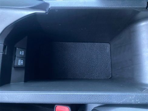 Used 2023 Toyota Camry LE image 28