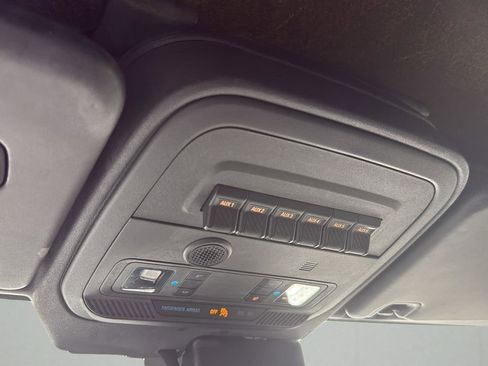 Used 2022 Ford Bronco Wildtrak image 23