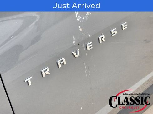 Used 2020 Chevrolet Traverse LS FWD image 13