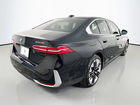 Used 2024 BMW i5 eDrive40i w/ Convenience Package RWD image 5