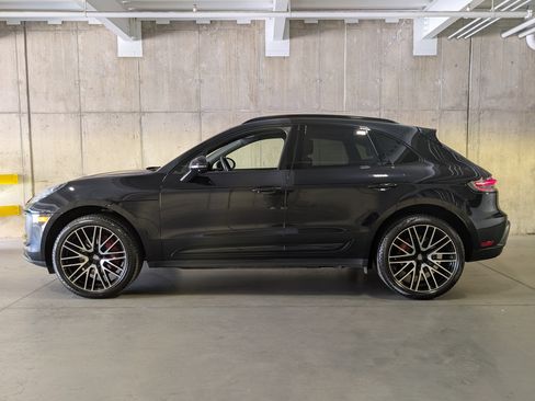 Certified 2022 Porsche Macan S AWD/4WD image 2