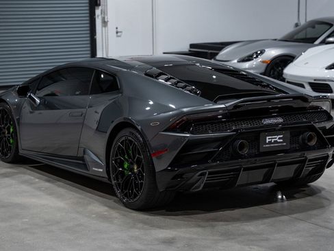 Used 2020 Lamborghini Huracan EVO image 67