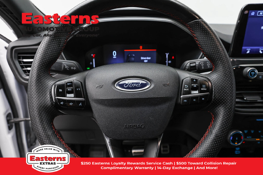 Used 2023 Ford Escape ST-Line Select AWD/4WD image 11