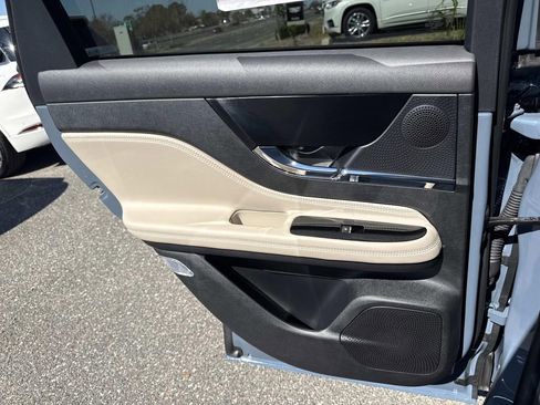 Certified 2026 Lincoln Corsair Reserve w/ Jet Appearance Package image 13