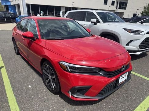 Used 2024 Honda Civic Touring image 3