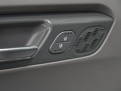 Used 2024 Kia EV9 Land image 49