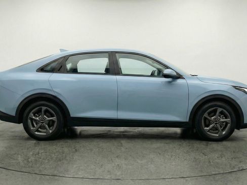 Used 2025 Kia K4 FWD image 11