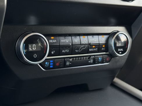 Used 2021 Ford Expedition Max XLT image 21