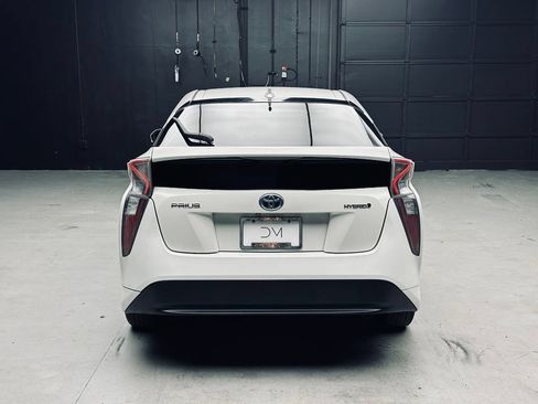 Used 2016 Toyota Prius Four w/ Advanced Technology Package FWD image 6