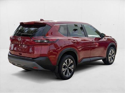 Used 2022 Nissan Rogue SV image 5
