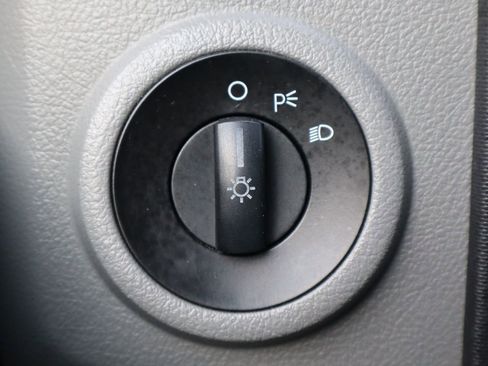 Used 2009 Ford E-350 and Econoline 350 Extended Wagon Super Duty image 27